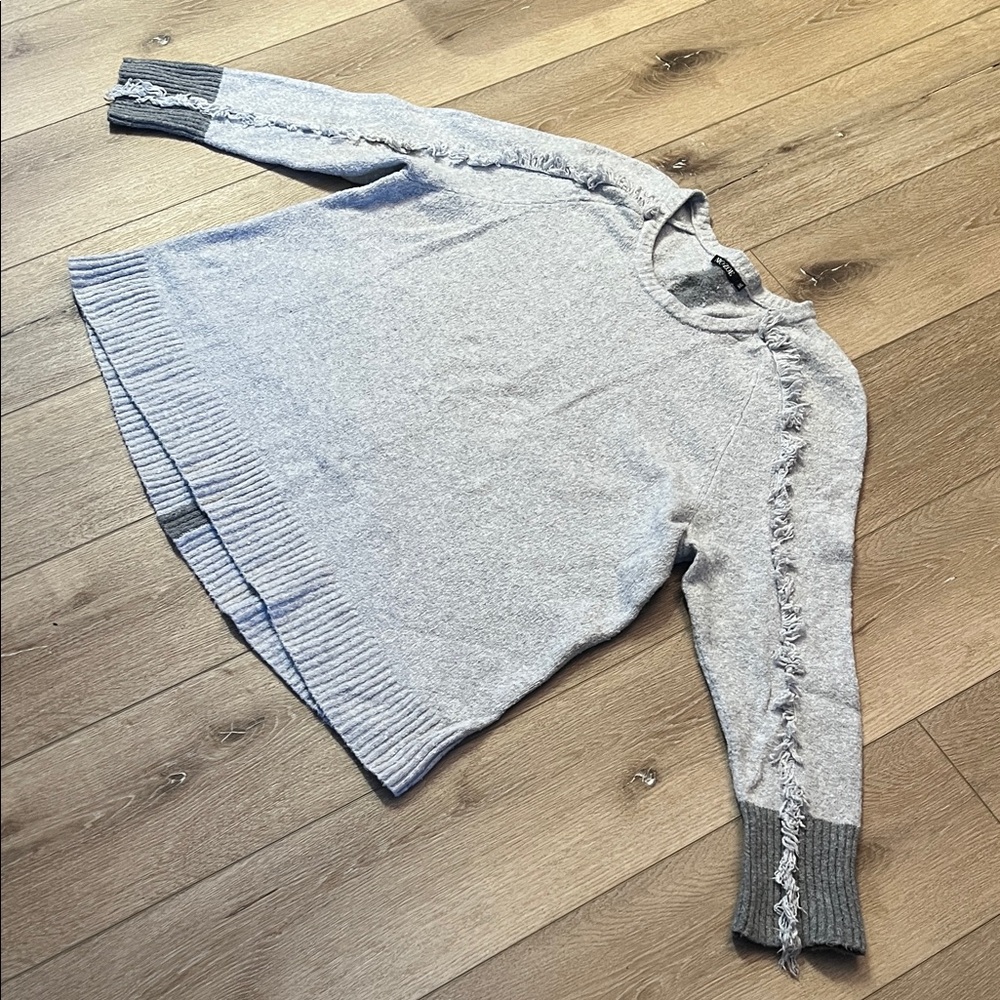 NIC+ZOE ~ gray crew sweater, cotton/yak blend, fringe sleeve, great condition!